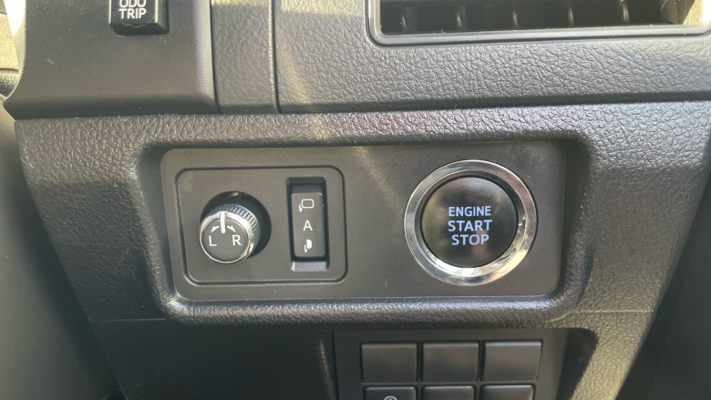 Toyota Land Cruiser 2.8 D-4D 204 Active 5dr Auto 7 Seats Diesel Station Wagon